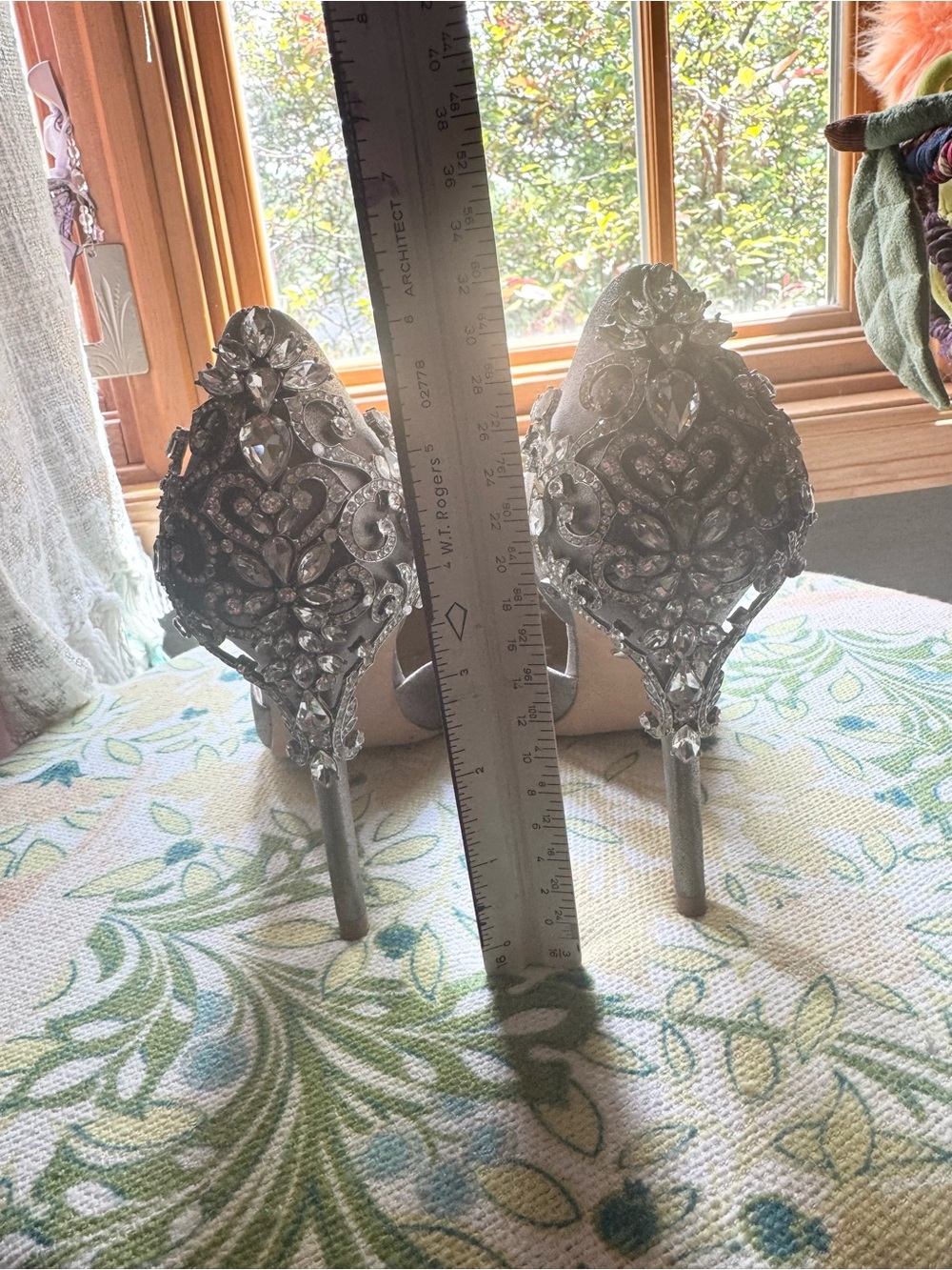Badgley Mischka Silver Crystal-Embellished Stiletto Heels size 8 worn once - Picture 10 of 10